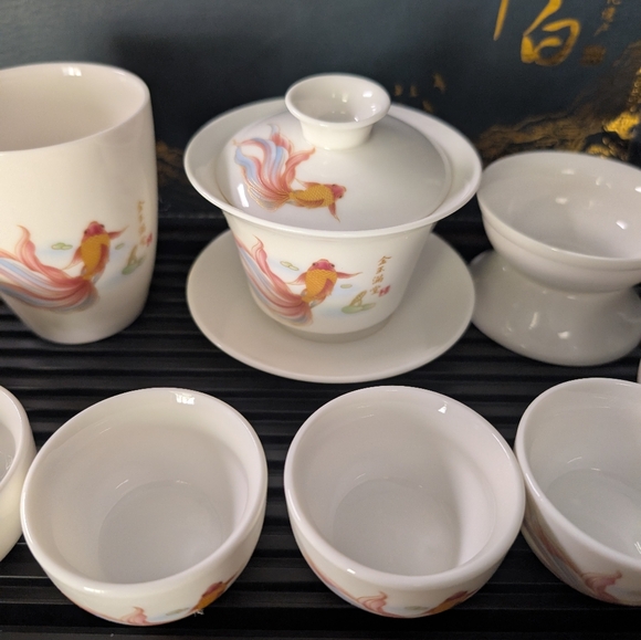 ICHAG Tea Set with Fish Design - Picture 4 of 9